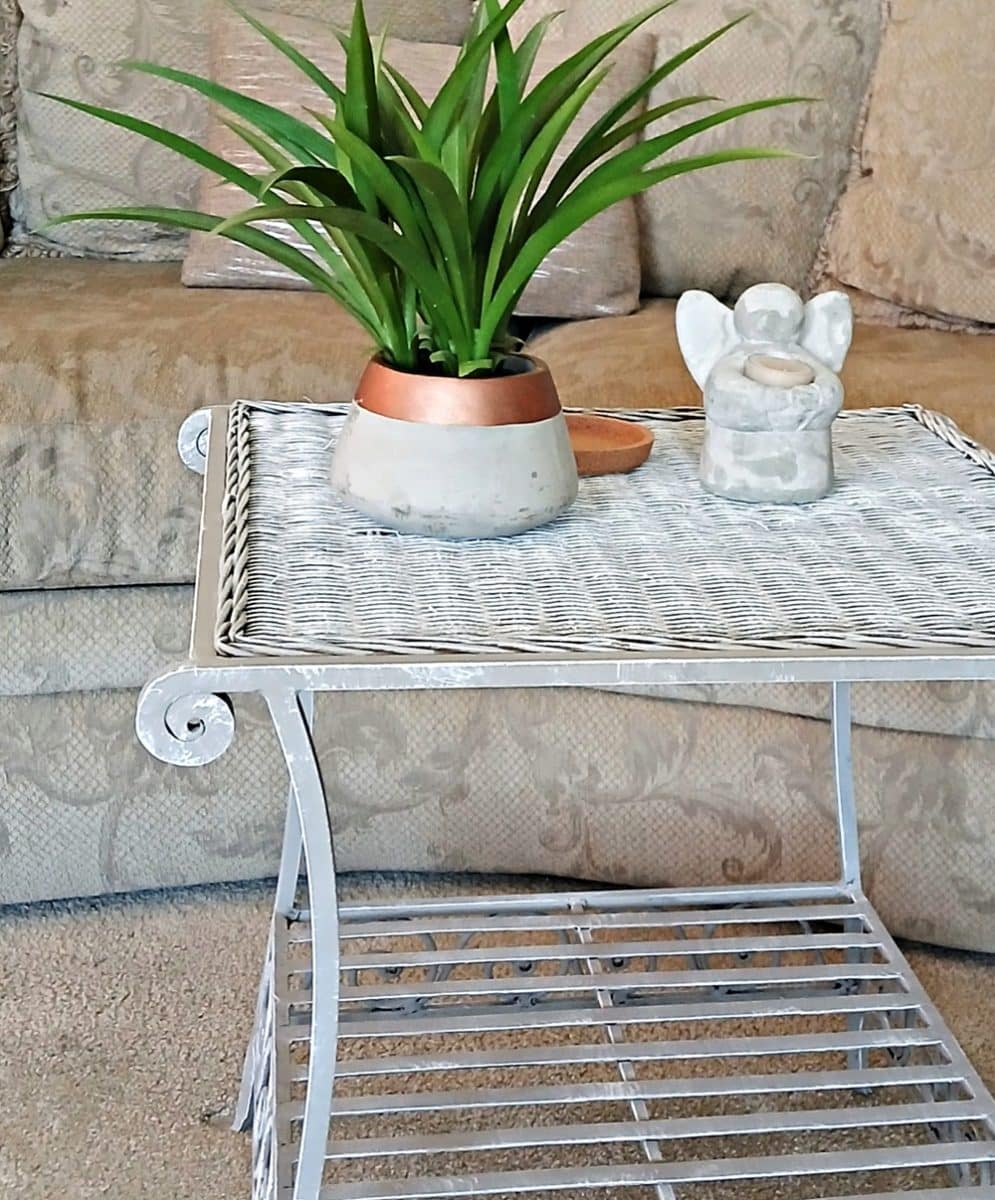 how to paint wicker and metal tables