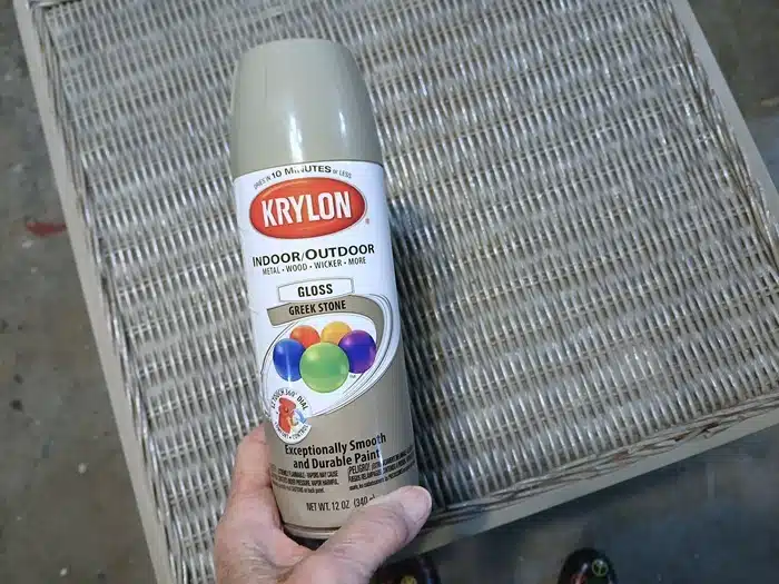 how to spray paint wicker 1