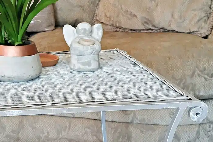 paint an old wicker and metal side table 