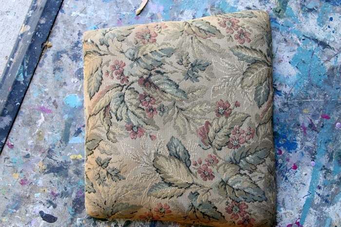 how to paint a vintage waterfall chair and cover the padded seat with new fabric (2)