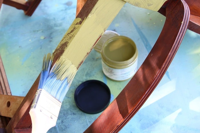 how to paint a vintage waterfall chair and cover the padded seat with new fabric (5)