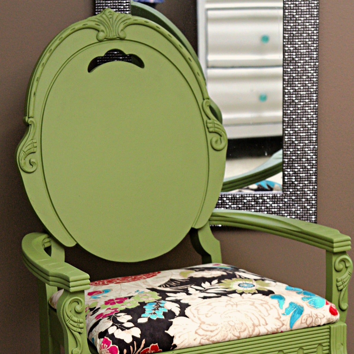 how to paint furniture with Dixie Belle Paint