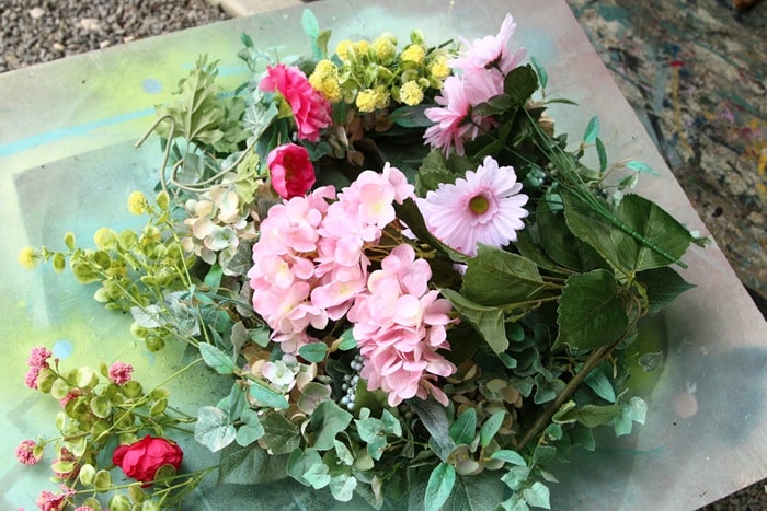 how to upcycle a thrift store wreath into an amazingly creative home deocr piece for your front door (3)