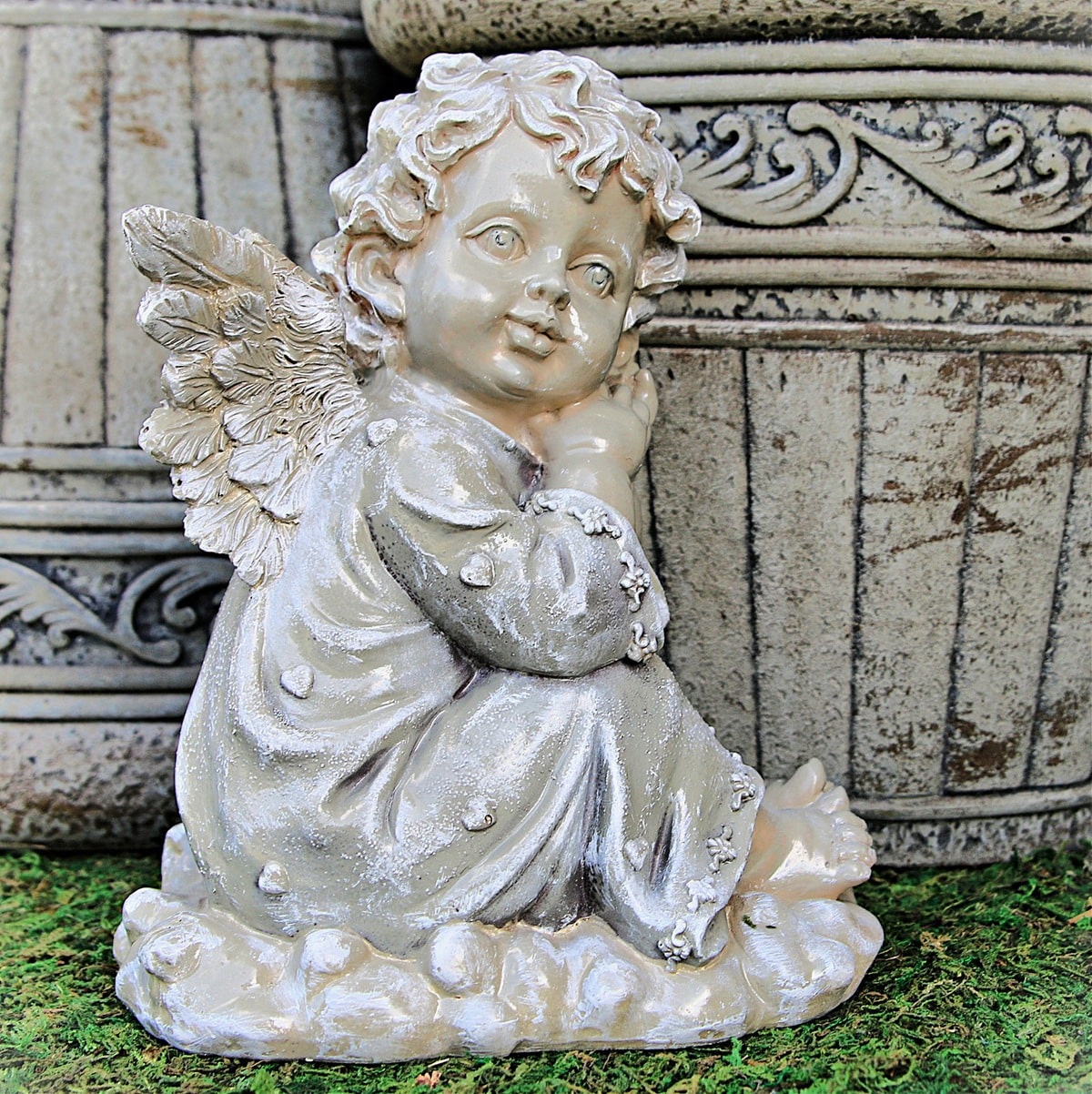 paint an outdated plastic statue 