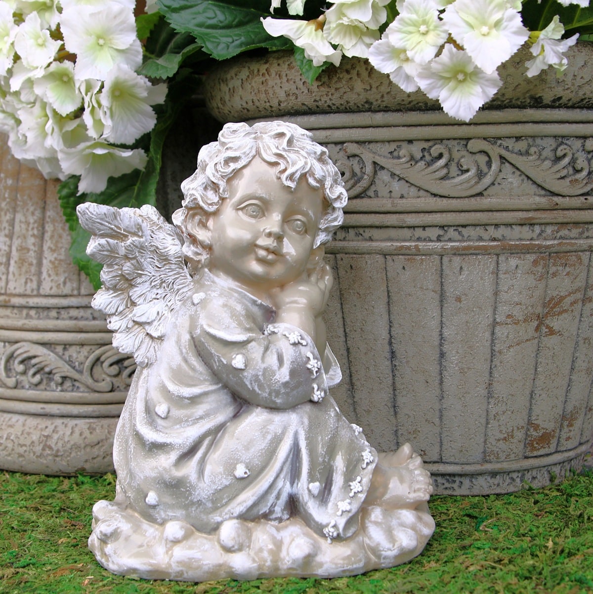 how to spray paint plastic lawn statues such as cherubs and angels
