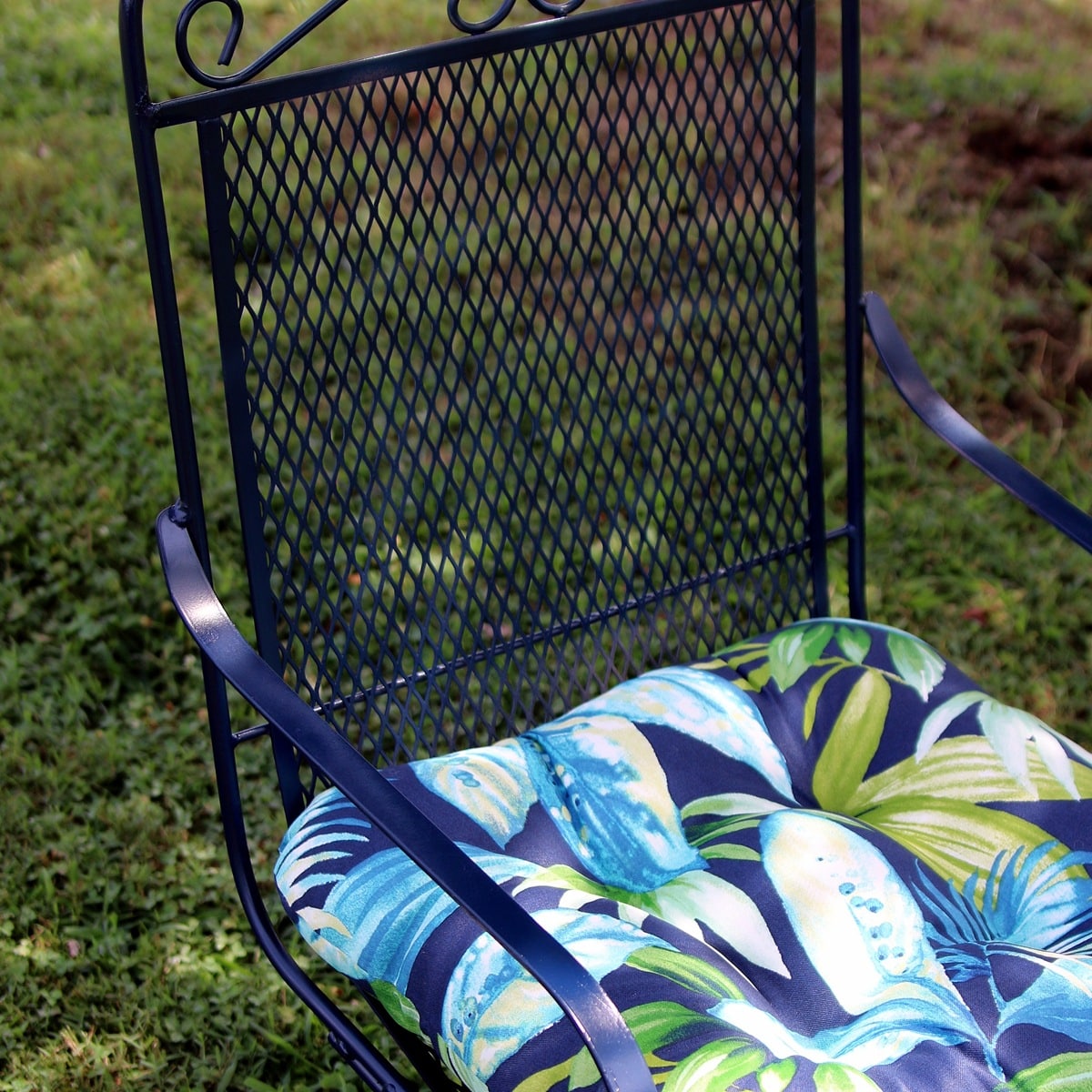 how to paint old outdoor furniture