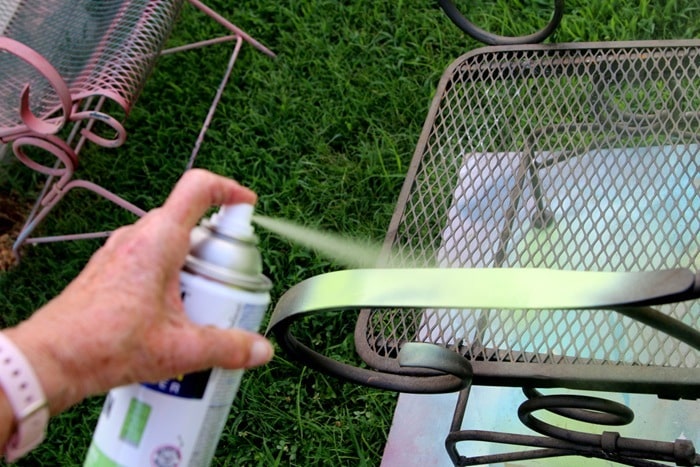 how to use spray paint on furniture (4)