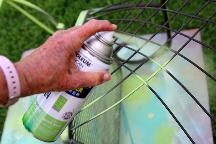 how to use spray paint on furniture (5)