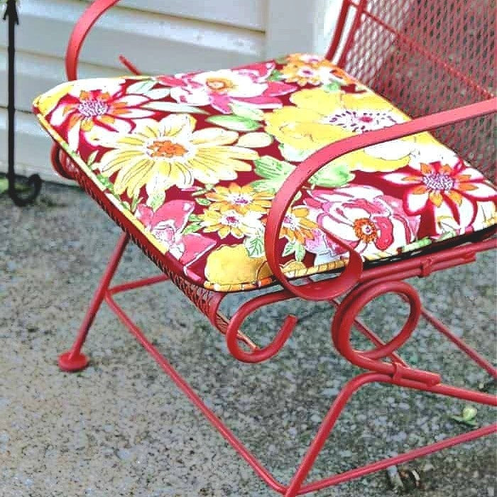 outdoor furniture painted with Krylon spray paint