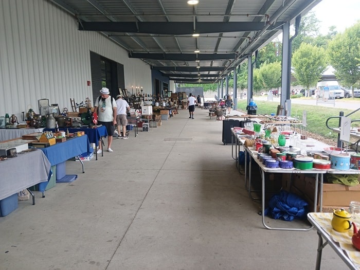 Nashville Flea Market Shopping Trip with Kathy Owen Petticoat Junktion (1)
