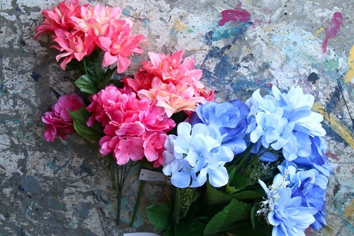 how to refresh a thrift store wreath with new flowers (19)