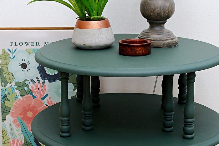 paint a vintage table 