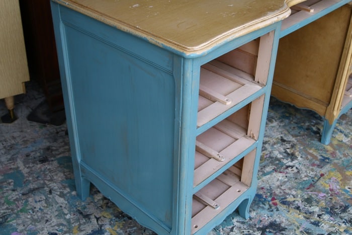 how to paint a French Provincial Desk (4)