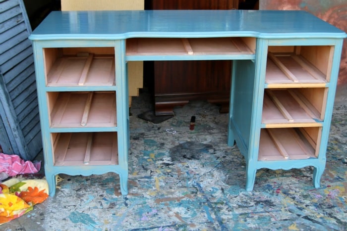 how to paint a French Provincial Desk (7)