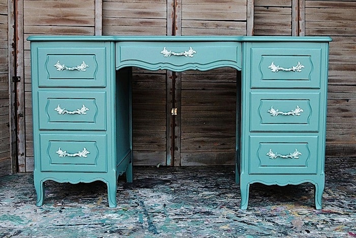 how to paint a desk and the drawer pulls