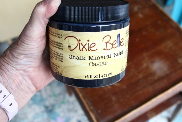 how to paint a small table with Dixie Belle Mineral paint color Caviar black then wet disrress the paint