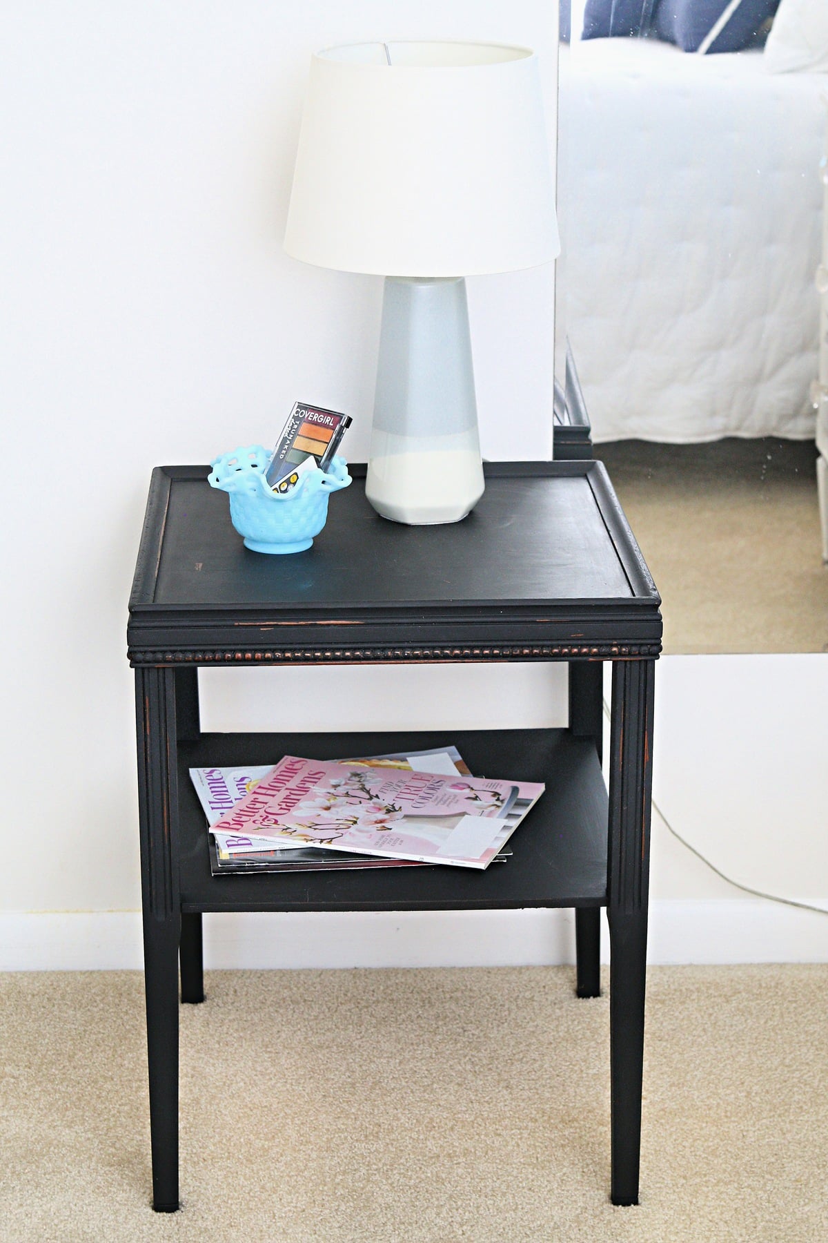 how to paint and wet distress a small table 1