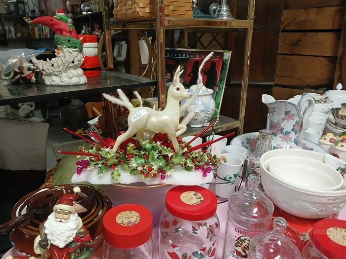 shopping at the Southern Kentucky Flea Market with Petticoat Junktion in Guthrie Kentucky (24)