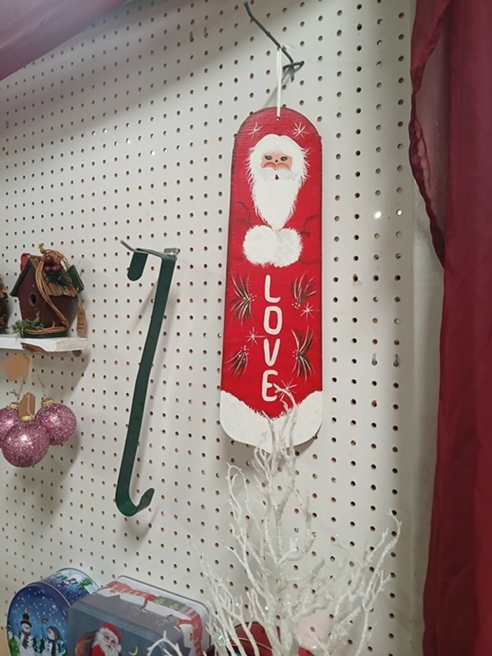 shopping at the Southern Kentucky Flea Market with Petticoat Junktion in Guthrie Kentucky (6)