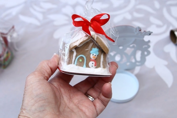 how to make Dollar Tree Gift treats for nursing home patients or staff and gifts for friends and neighbors (11)