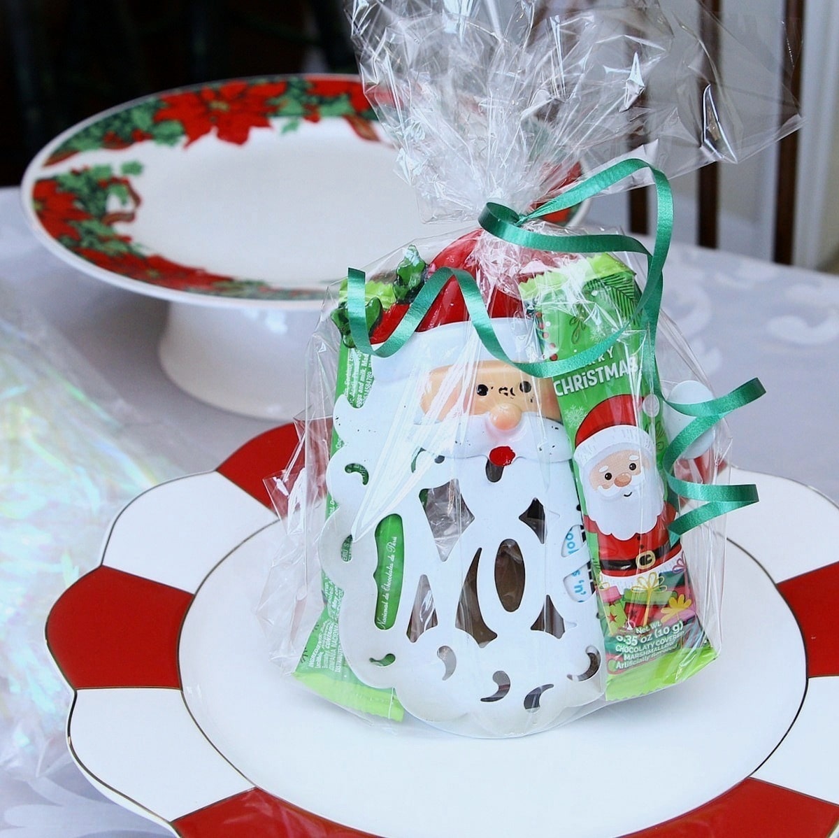 how to make Dollar Tree Gift bags for nursing home patients or staff and gifts for friends and neighbors (14b)