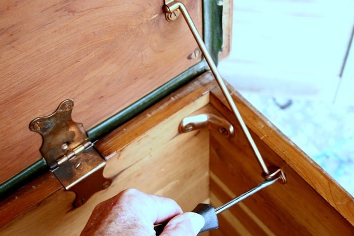 how to make minor repairs on furniture (7)