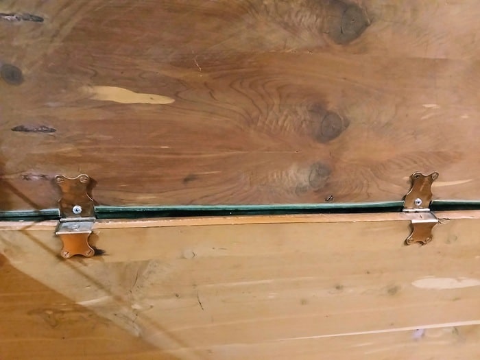 how to replace screws in old furniture 1