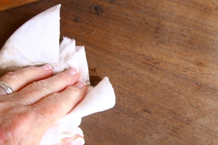 how to use a stain marker to refresh old furniture (3)