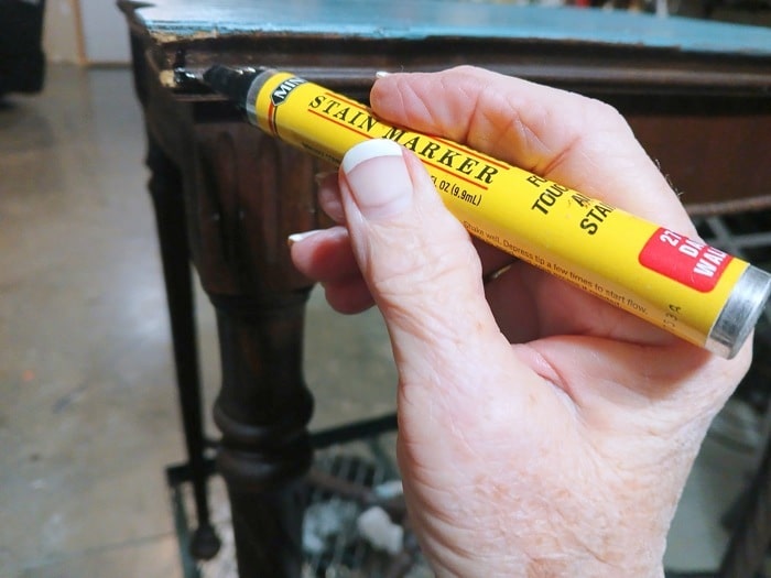 how to use a stain marker