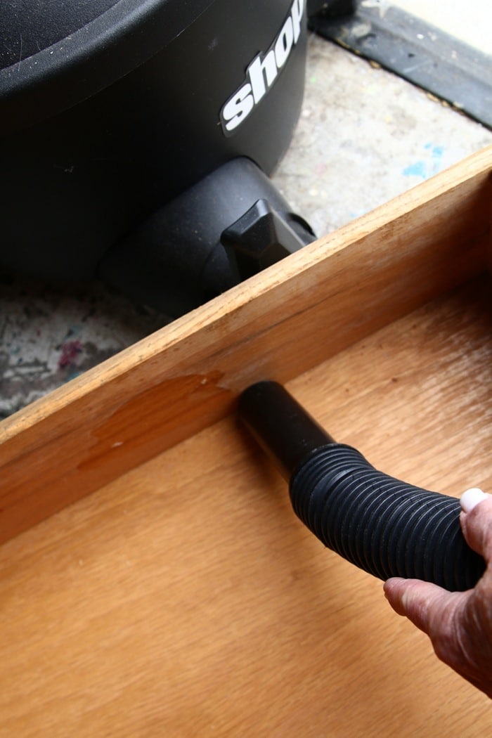 how to clean and repair furniture before painting it (7)