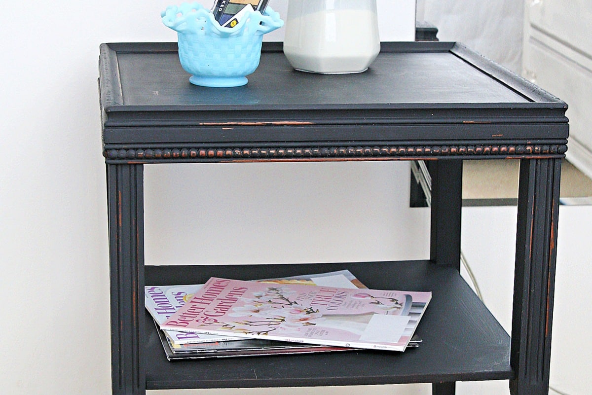 how to distress painted furrniture with the wet dsitress method