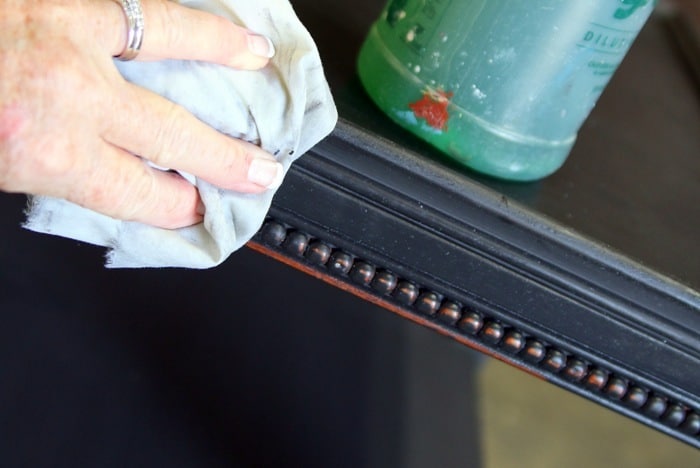 how to paint and distress small tables with black paint (1)