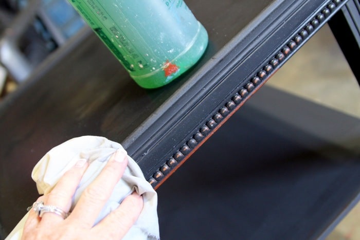 how to paint and distress small tables with black paint (4)