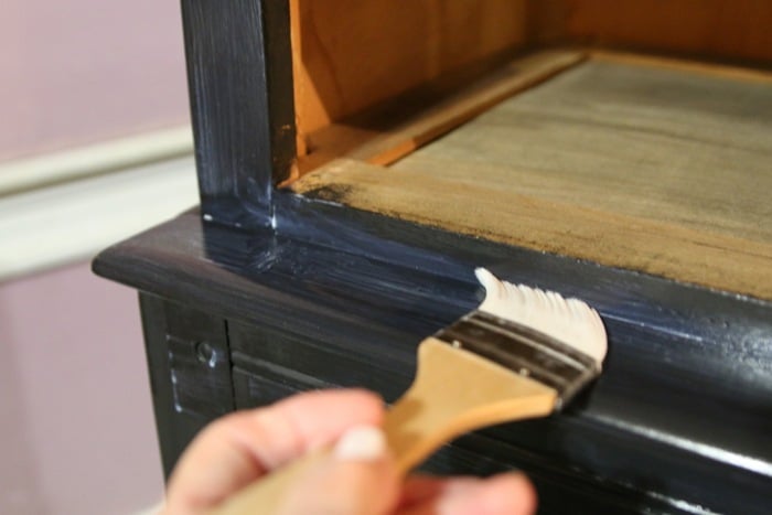 painting furniture with Dixie Belle Paint (1)