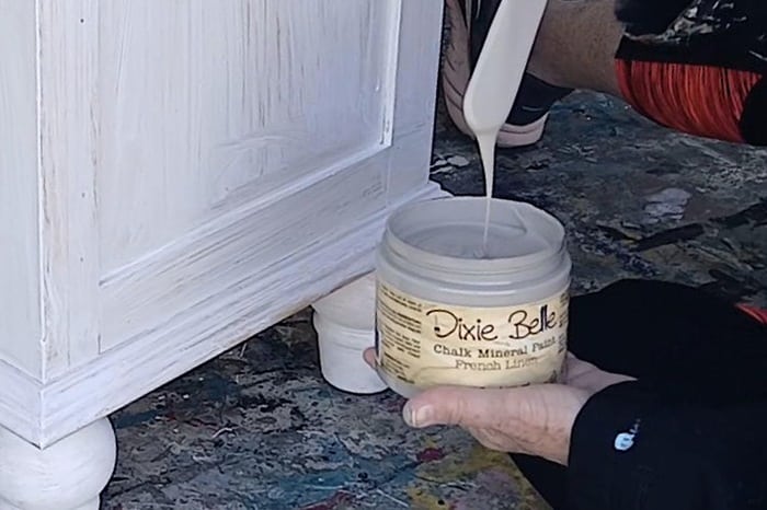 Dixie Belle Chalk Mineral Paint color French Linen for painting furniture