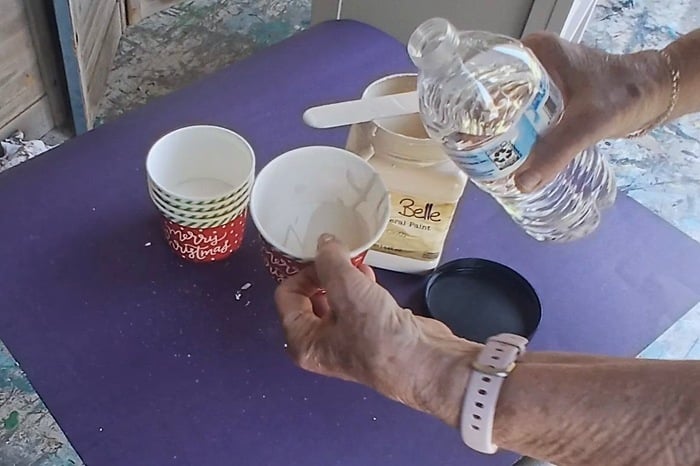 how to mix paint and water to make white wash for furniture or whitewash