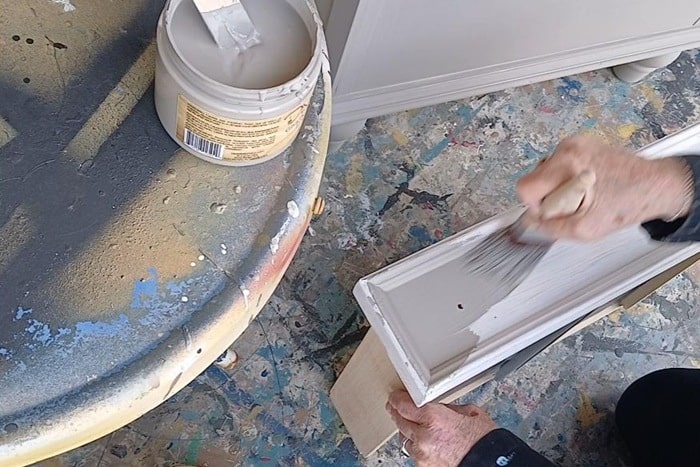 how to paint furniture with chalk mineral paint