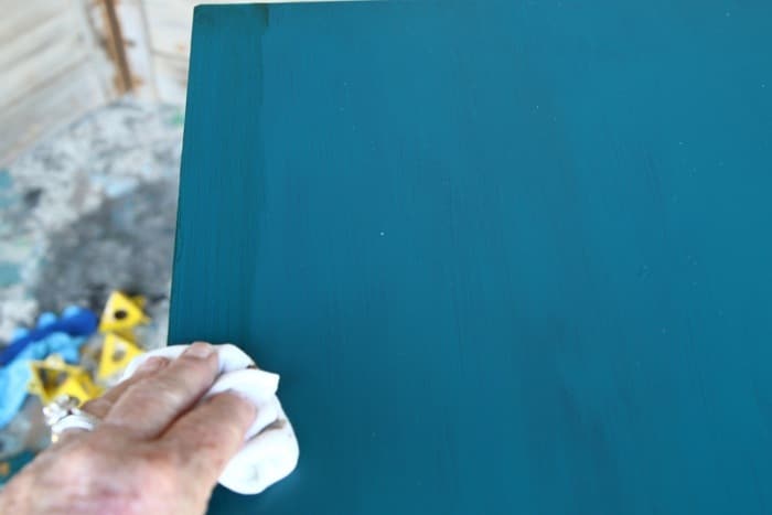 how to use toner or glaze to antique painted furniture