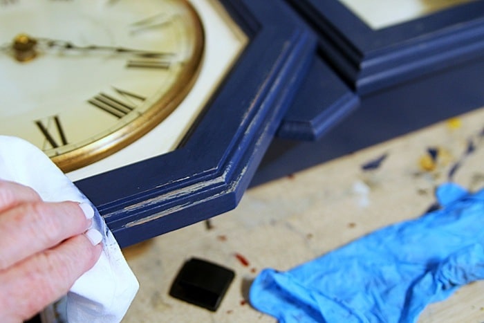 how to wet distress paint