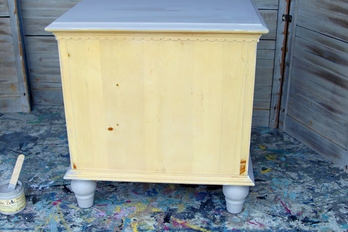 painting furniture with Dixie Belle Chalk Mineral Paint color French Linen (4)