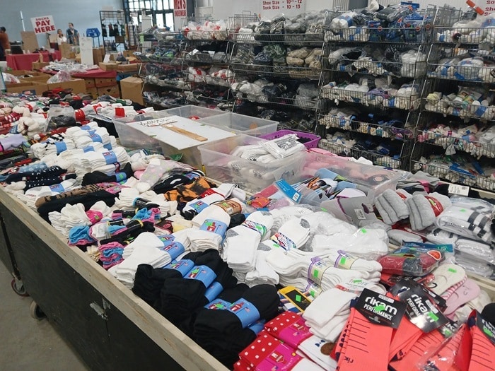 shopping at the Nashville Flea Market and talking with flea market vendors (22)