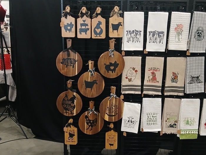 shopping at the Nashville Flea Market and talking with flea market vendors (26)