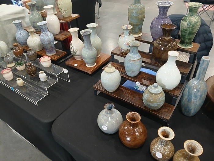 shopping at the Nashville Flea Market and talking with flea market vendors (30)