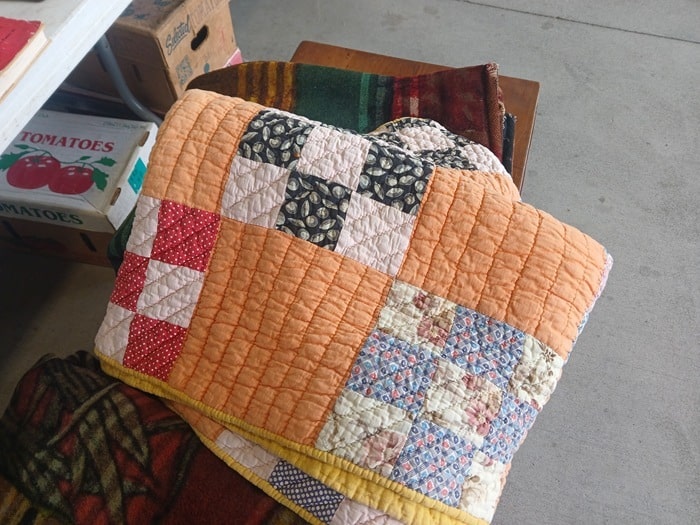 shopping at the Nashville Flea Market and talking with flea market vendors (5)