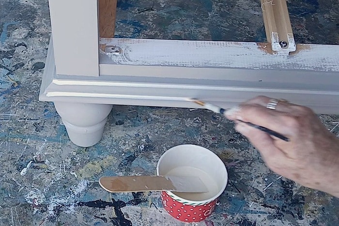 whitewashing paint with Dixie Belle Chalk Mineral Paint color Drop Cloth