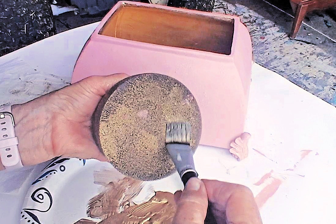 how to sponge paint on home decor 1