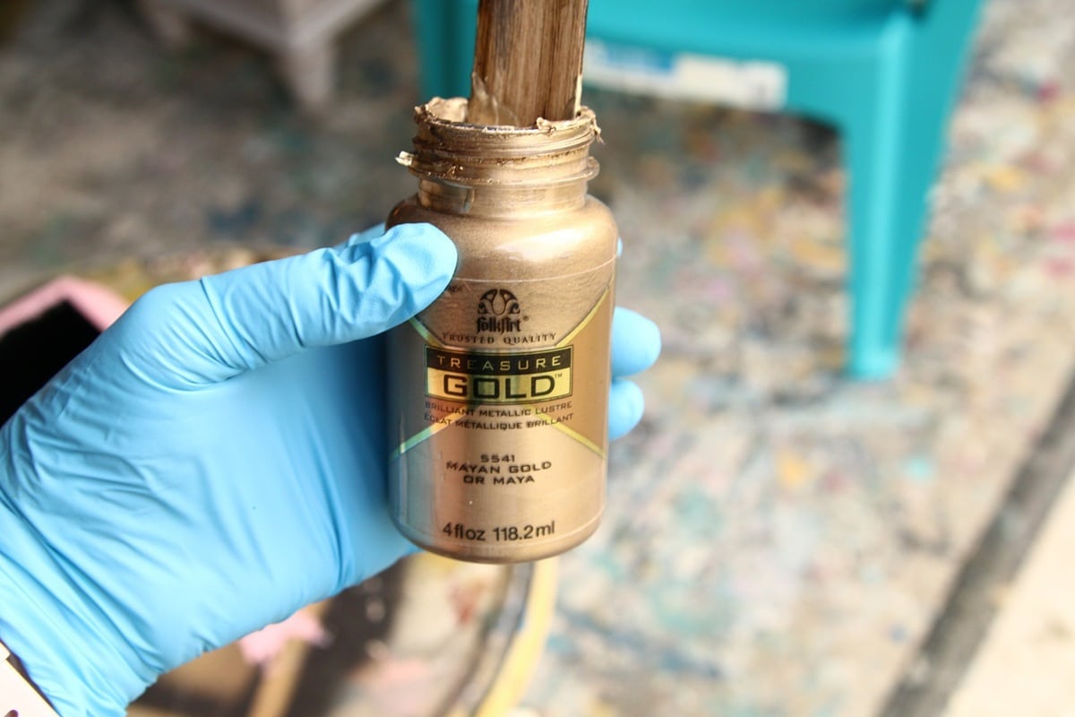 painting the inside of a box with metallic gold paint (2)