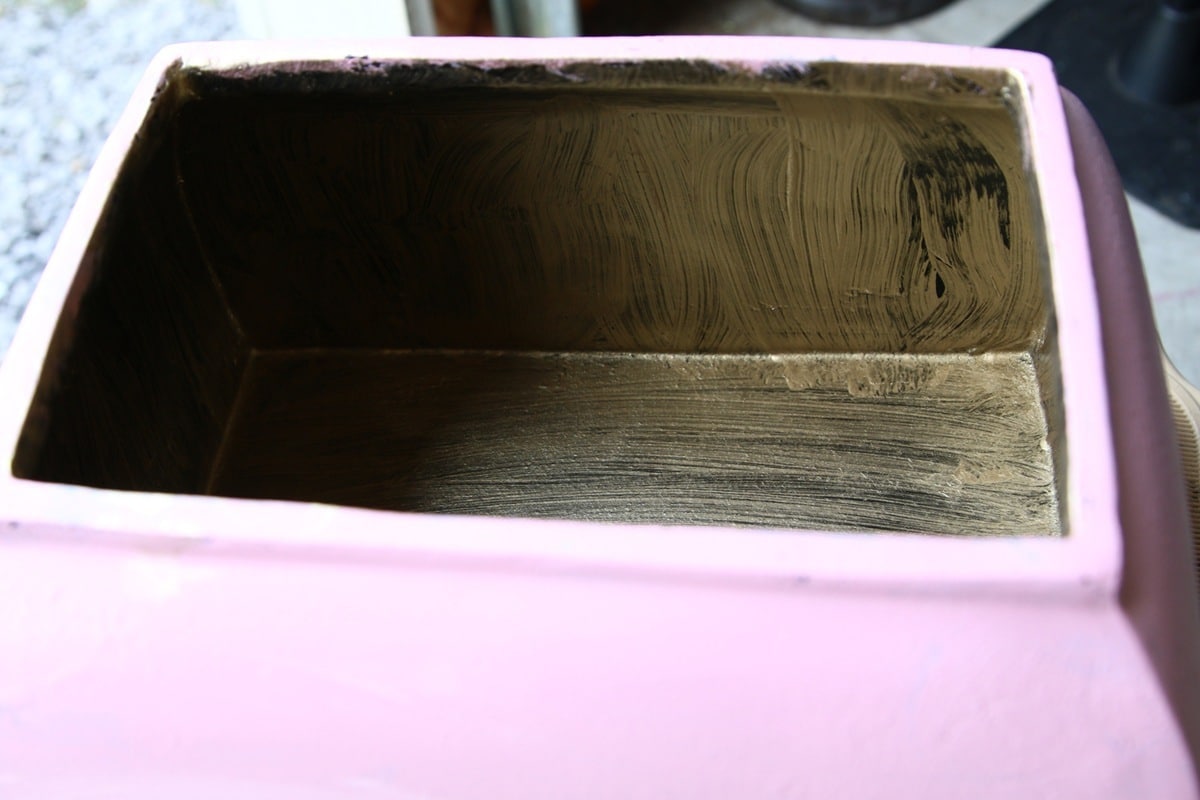 painting the inside of a box with metallic gold paint (5)