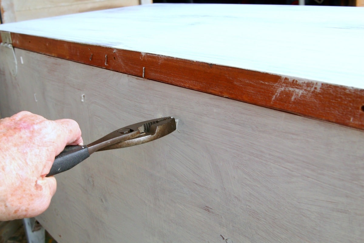 prep furniture with Bonding Boss from Dixie Belle before painting (1)