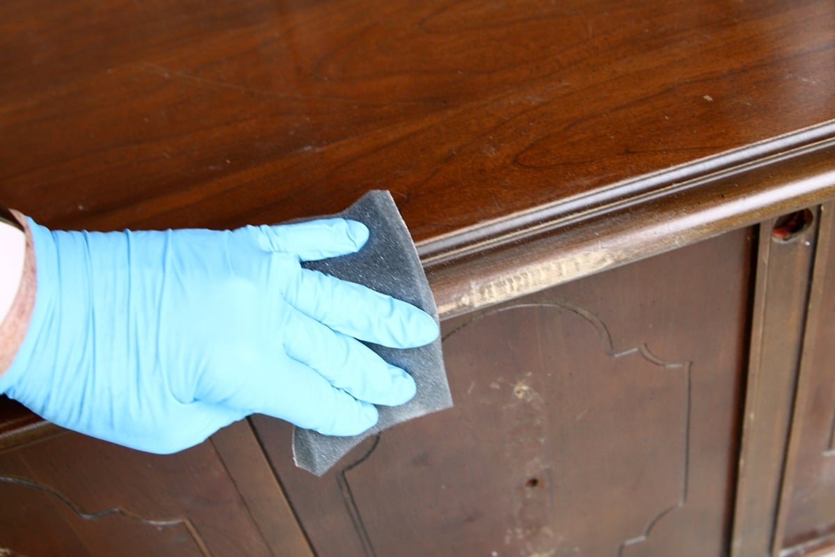 sanding furniture before painting (1)